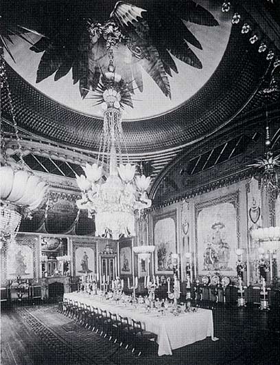 Chandelier designed by Robert Jones